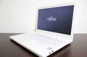 FUJITSU製 AH30/C3 FMVA30C3W2 ノートパソコン