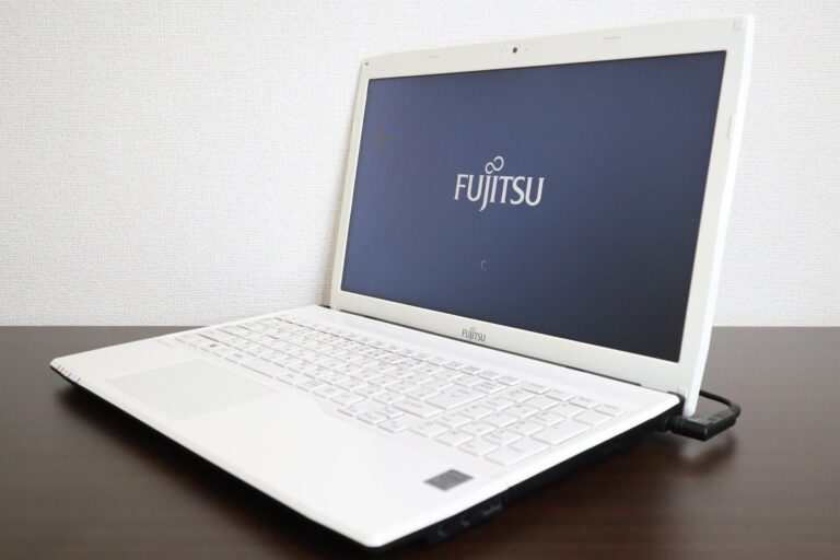 FUJITSU製 AH42/M FMVA42MW2 ノートパソコン